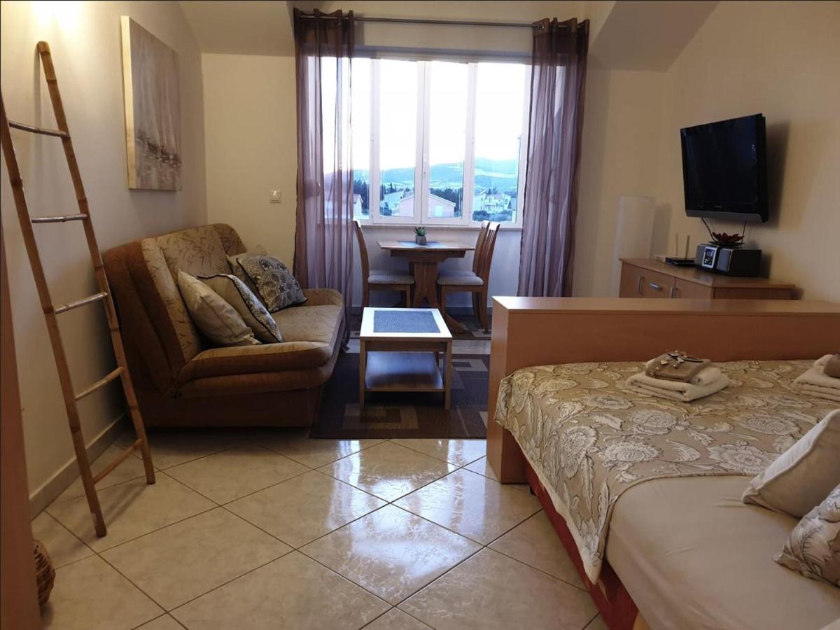 Apartment Eso Kaštela Εξωτερικό φωτογραφία